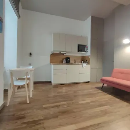 1er Etage Sur Cour Aux Chartrons *