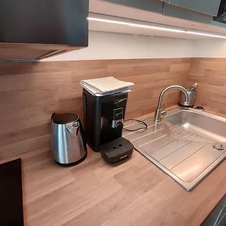 1er Etage Sur Cour Aux Chartrons شقة *