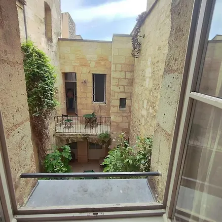 1er étage Sur Cour Aux Chartrons Apartamento Burdeos