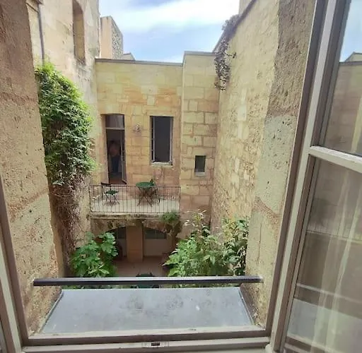 1er Etage Sur Cour Aux Chartrons *