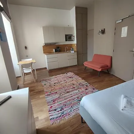 Apartment 1er Etage Sur Cour Aux Chartrons *
